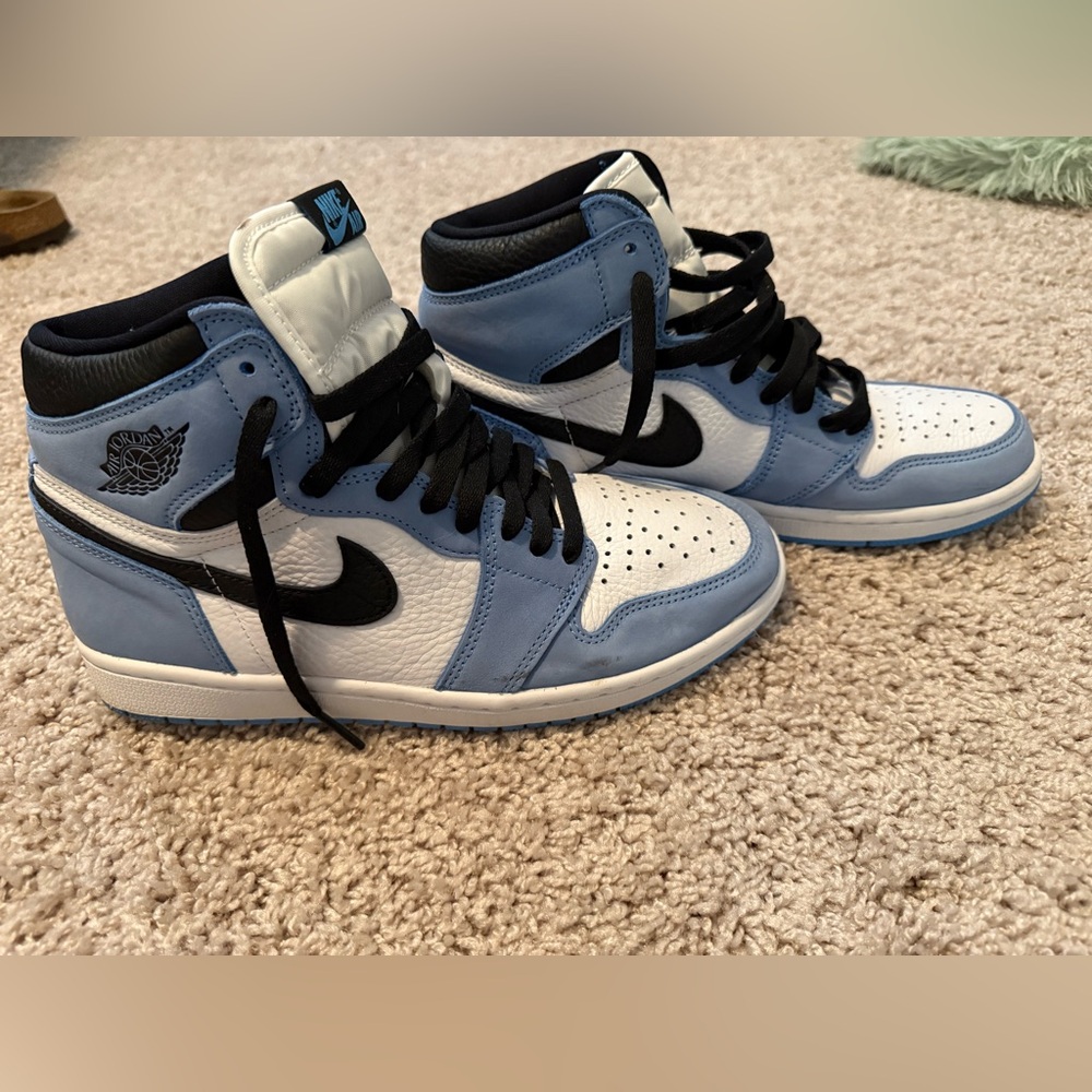 Jordan 1 Retro High OG university blue
